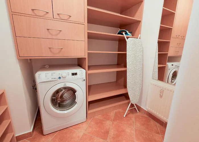 U Metra, 4 Hoste, Parking Free, Blizko O2 Arena Prag