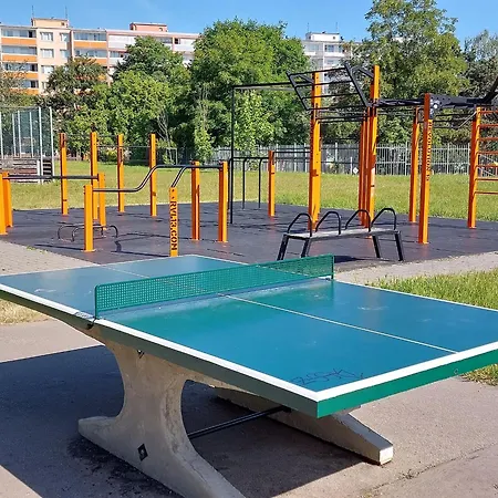 U Metra, 4 Hoste, Parking Free, Blizko O2 Arena