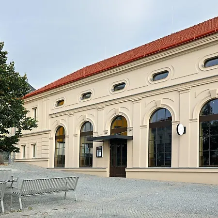 U Metra, 4 Hoste, Parking Free, Blizko O2 Arena