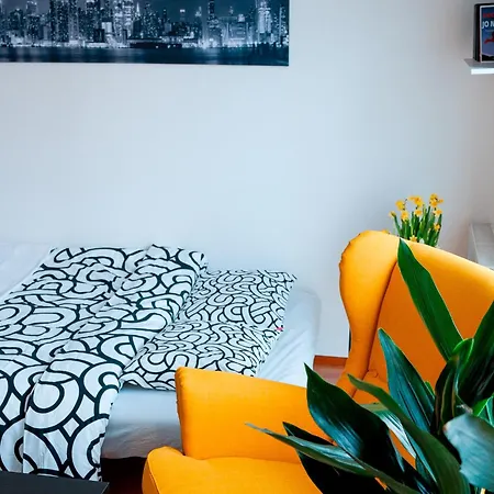 U Metra, 4 Hoste, Parking Free, Blizko O2 Arena