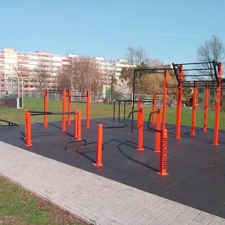 Lägenhet U Metra, 4 Hoste, Parking Free, Blizko O2 Arena *