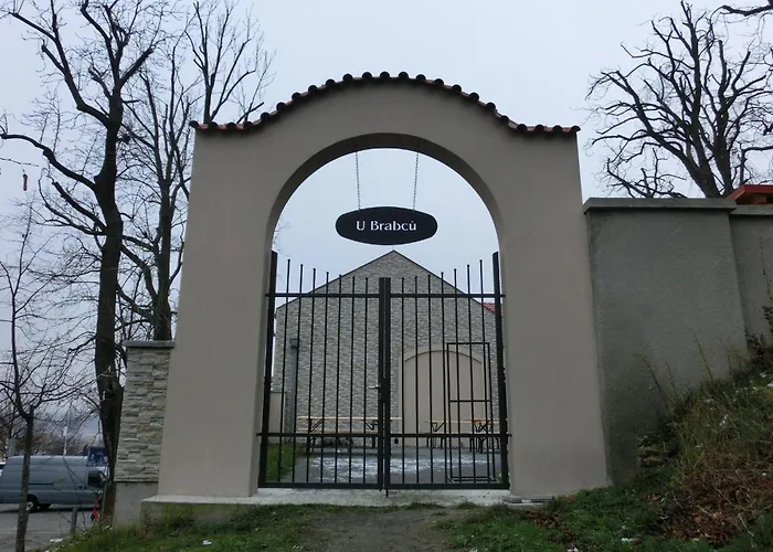 U Metra, 4 Hoste, Parking Free, Blizko O2 Arena