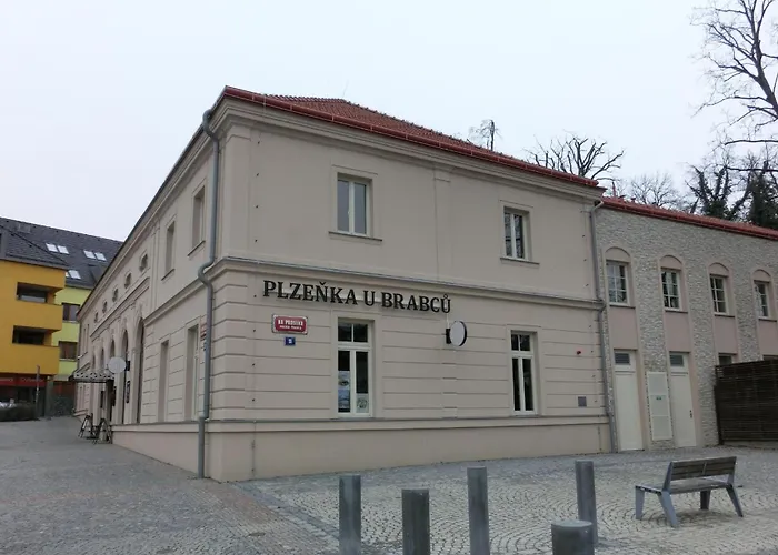 Apartment U Metra, 4 Hoste, Parking Free, Blizko O2 Arena