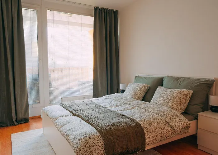 Apartment U Metra, 4 Hoste, Parking Free, Blizko O2 Arena *