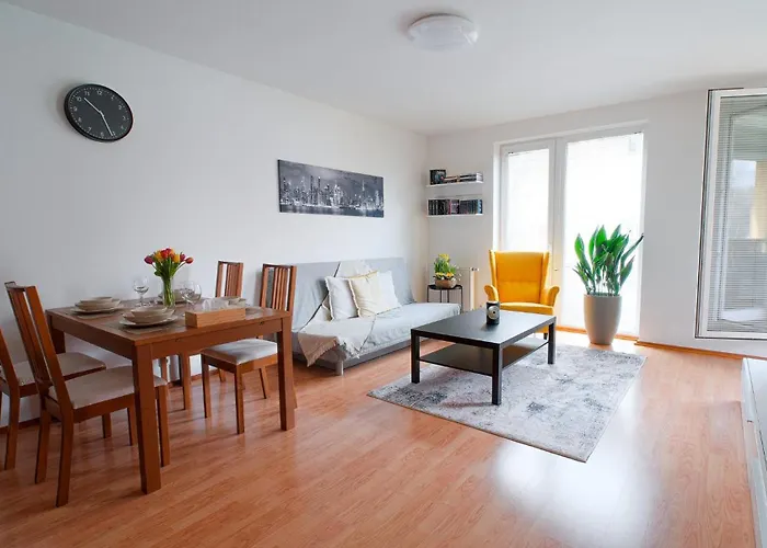 Apartment U Metra, 4 Hoste, Parking Free, Blizko O2 Arena