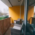 U Metra, 4 Hoste, Parking Free, Blizko O2 Arena Apartament *