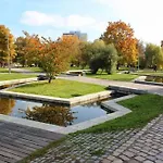 Apartament U Metra, 4 Hoste, Parking Free, Blizko O2 Arena Praga