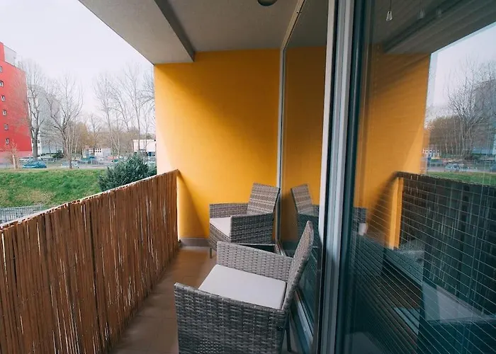 U Metra, 4 Hoste, Parking Free, Blizko O2 Arena Apartment *